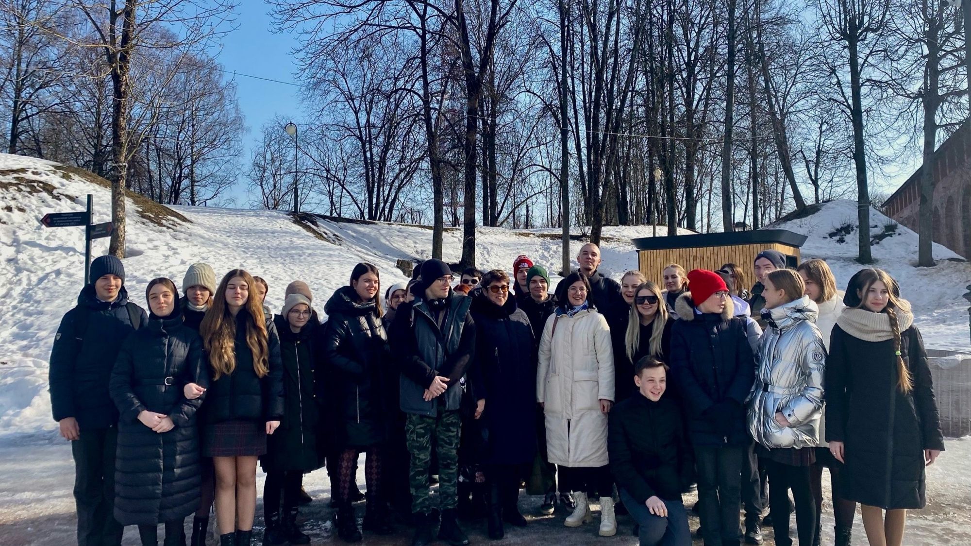 Студенты и школьники приняли участие в экскурсии «Деревья и кустарники в безлистном состоянии зимой»