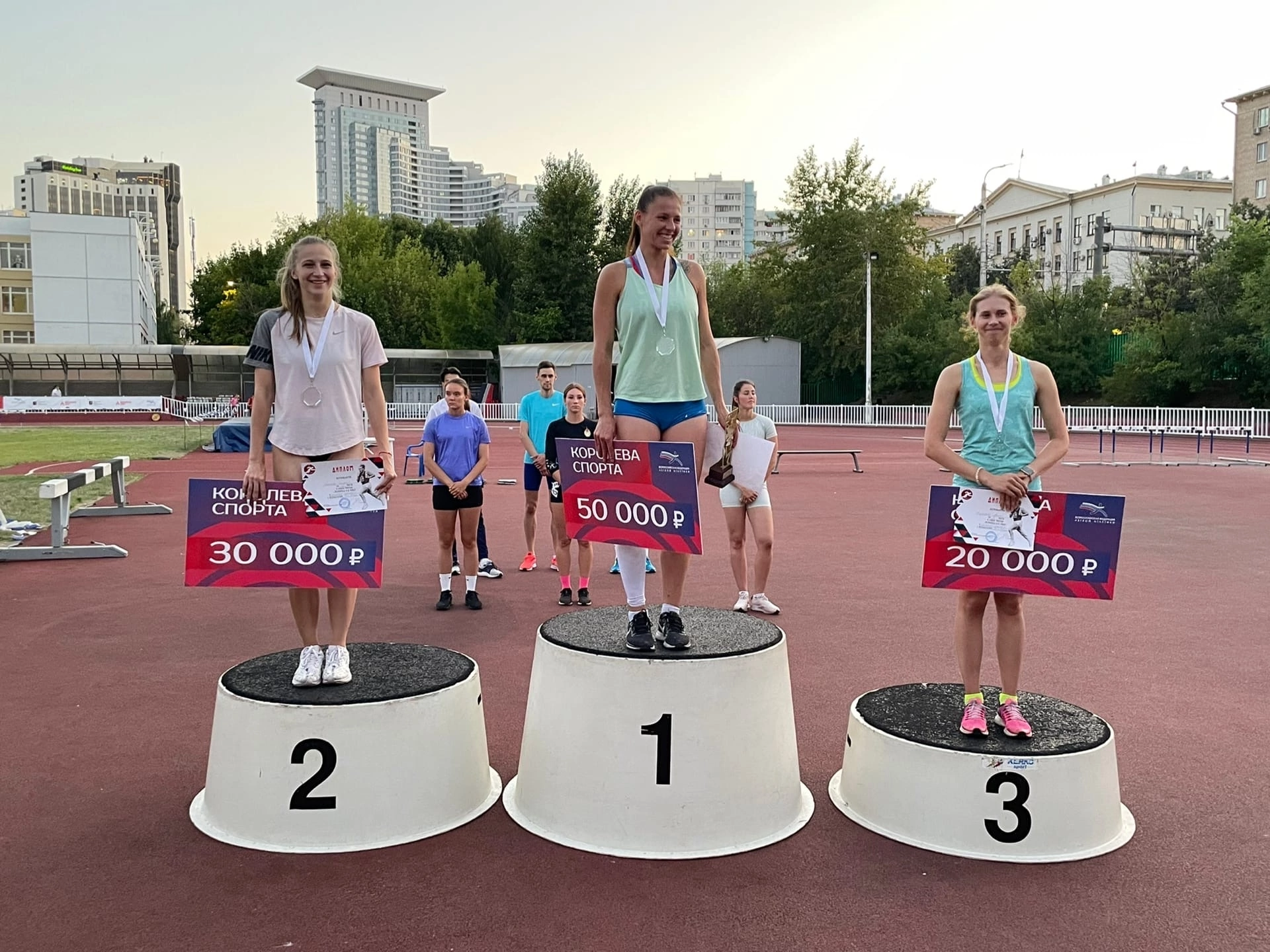 Четверокурсница СмолГУ Анна Фёдорова завоевала «бронзу» на всероссийских состязаниях по лёгкой атлетике