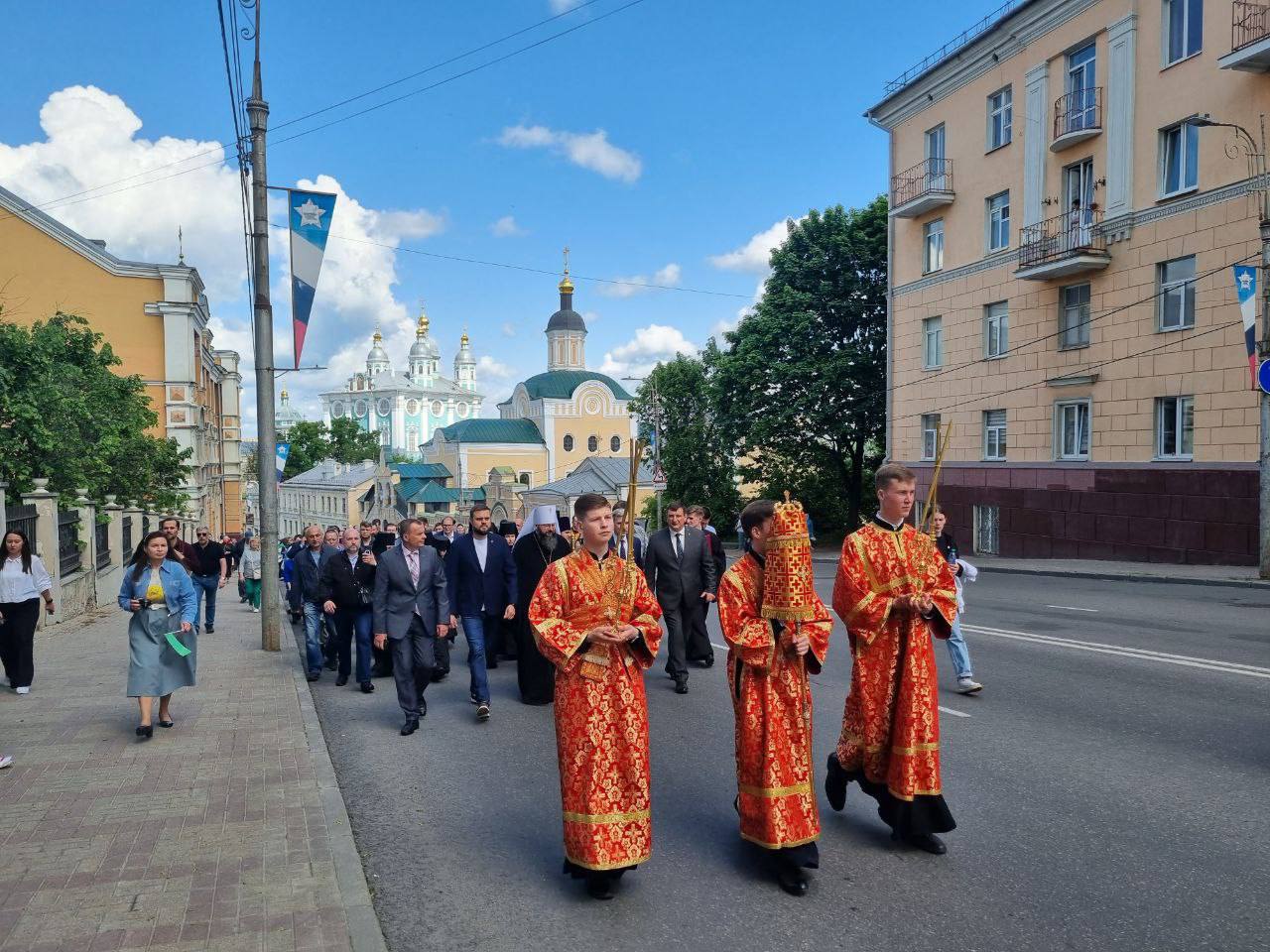 СмолГУ принял участие торжественном Крестном ходе в честь Дня славянской письменности и культуры