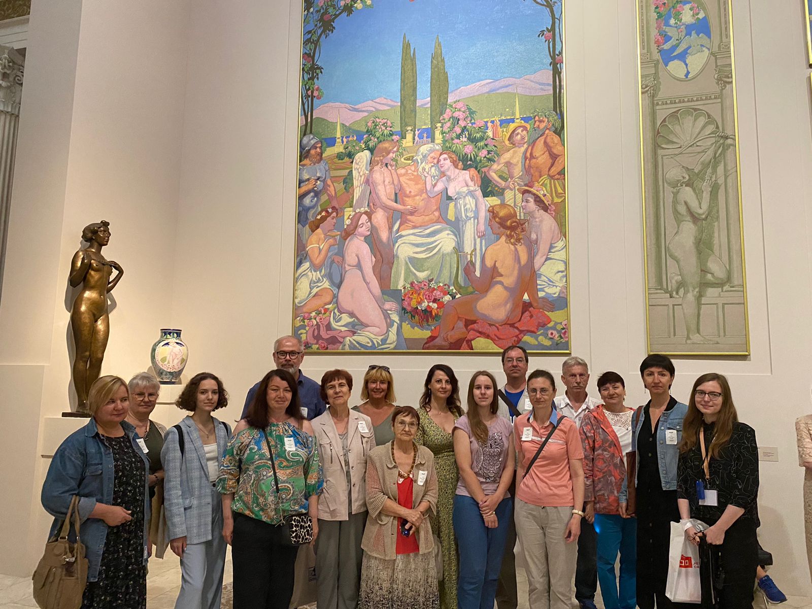 Сотрудники и ветераны СмолГУ посетили выставку Пушкинского музея
