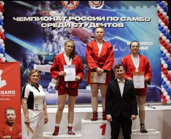 Студентка СмолГУ Яна Козырева завоевала «серебро» чемпионата России по самбо