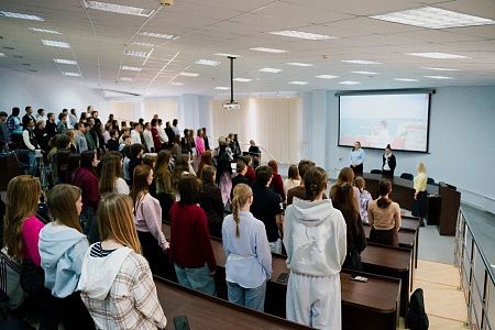 Программа «Обучение служением» в СмолГУ стартовала встречей с лидерами волонтёрских проектов региона.